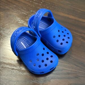 CROCS Kids Vibrant Blue Sandals